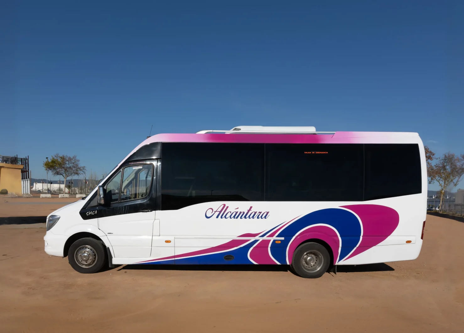 Nuestros microbuses de 26 plazas